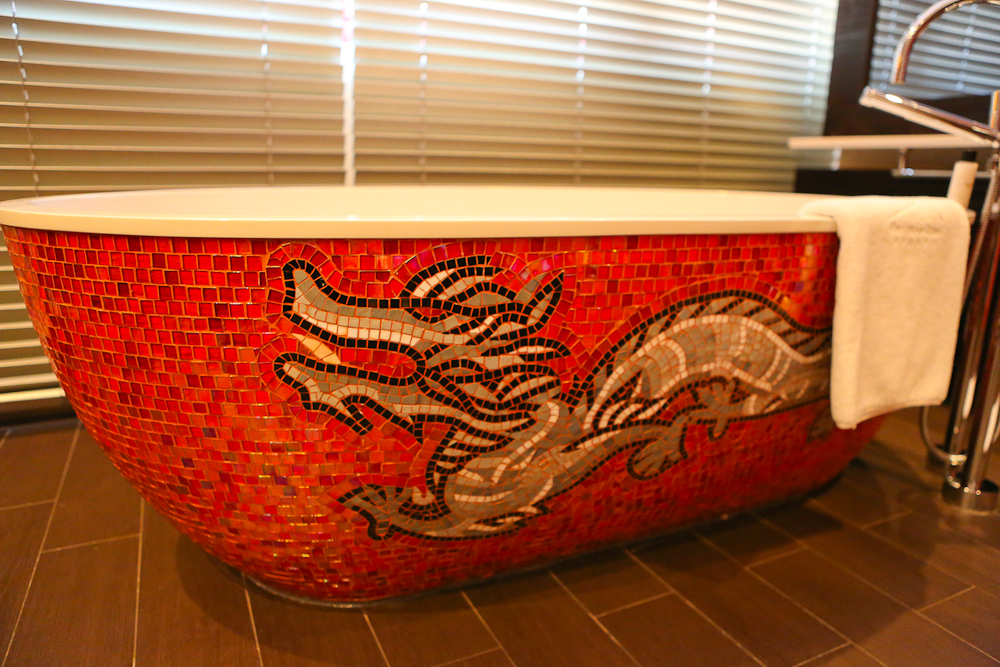 Buddha-Bar-hotel-dragon-bath