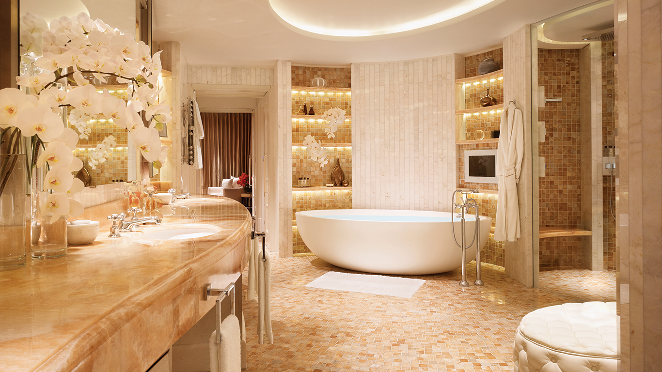 travertine-bathroom-the-royal-penthouse-corinthian-hotel