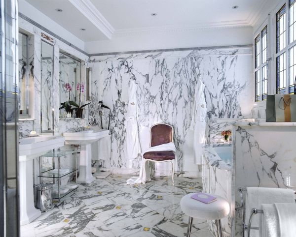 marble-bathroom-le-meurice-paris